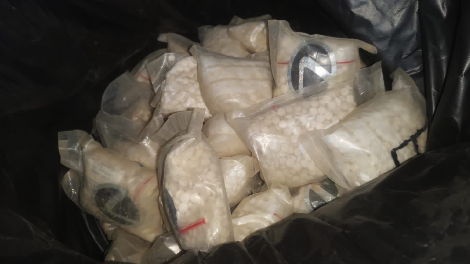 ضبط 209 آلاف حبة مخدرة بالقرب