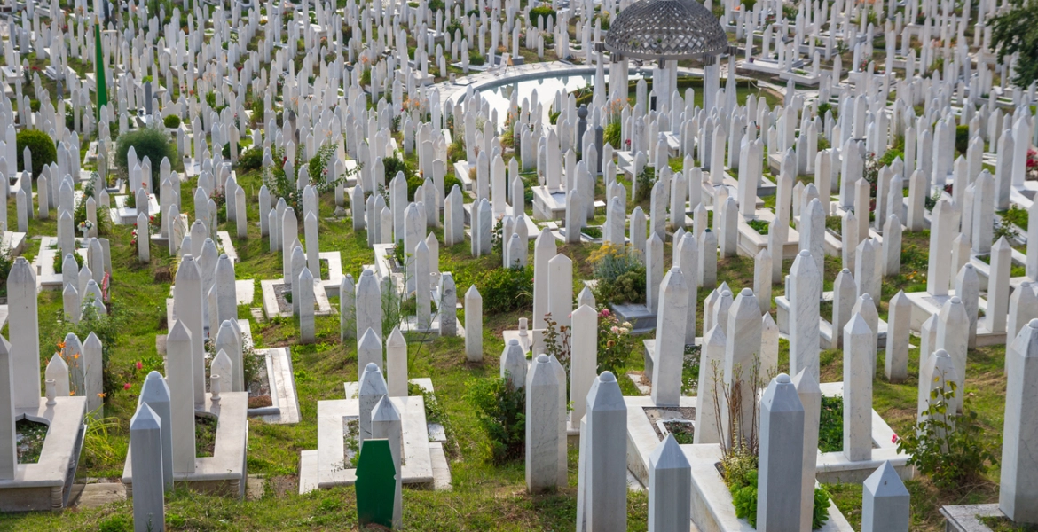 سكان سراييفو يحيون الذكرى الـ30 لحصارهم