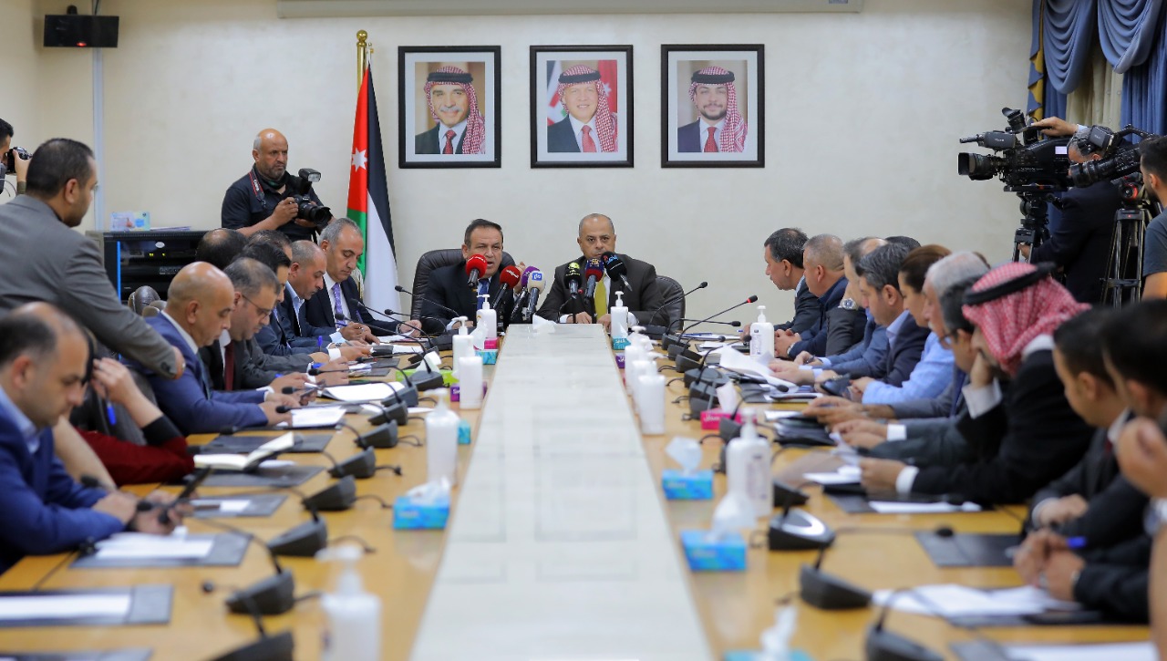 مشتركة نيابية تقر رخص المهن داخل