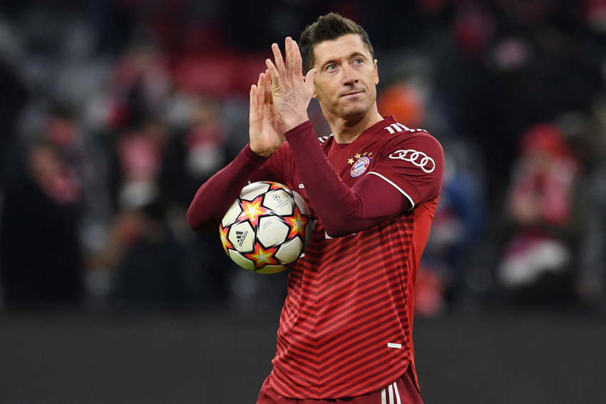 الكشف عن تفاصيل عرض برشلونة لليفاندوفسكي