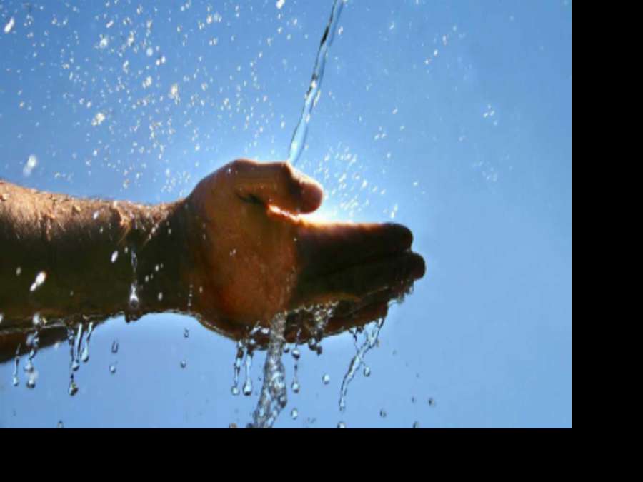 “الإفتاء” توضح حول ماء المضمضة أثناء