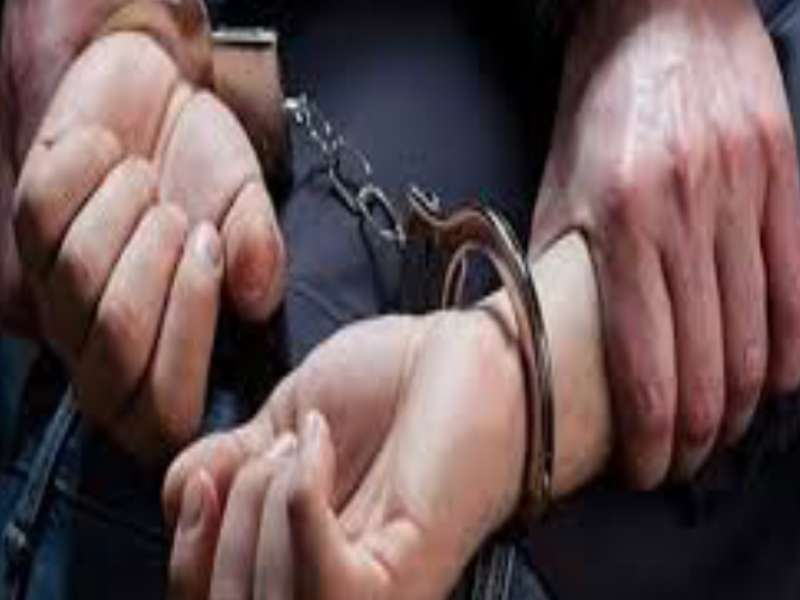 القبض على شخص ارتكب 4 قضايا