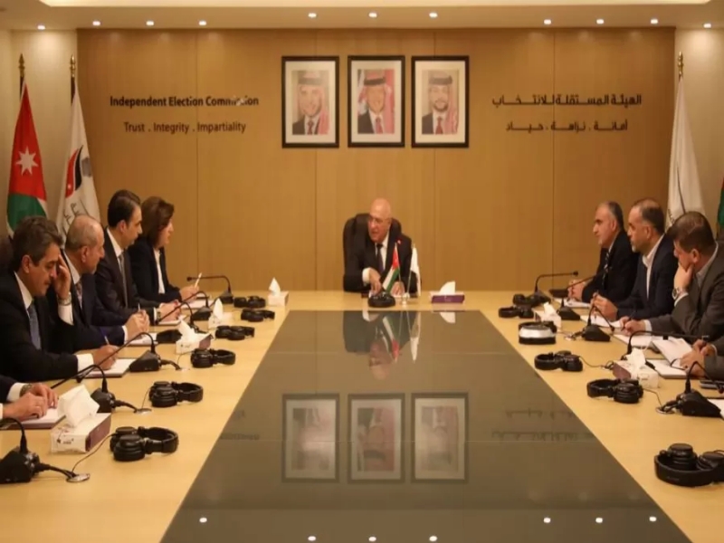 المعايطة يجتمع بالهيئة المستقلة للانتخاب ويوجه