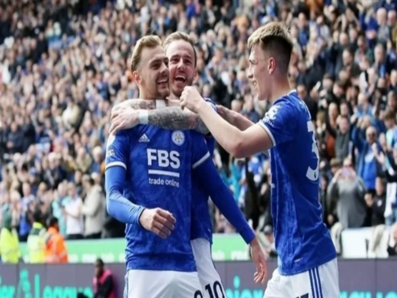 الدوري الإنجليزي: ليستر يفوز بصعوبة على