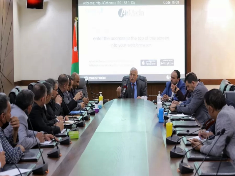 إدارية النواب تطالب بتثبيت الأطباء البيطريين