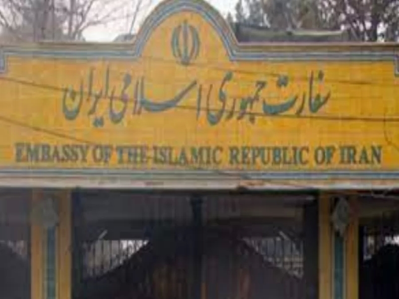 إيران تسحب دبلوماسييها من أفغانستان بسبب