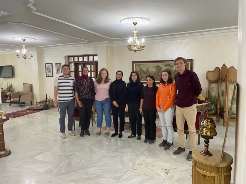 مي ولؤلؤه الفايز تستقبلان عددا من