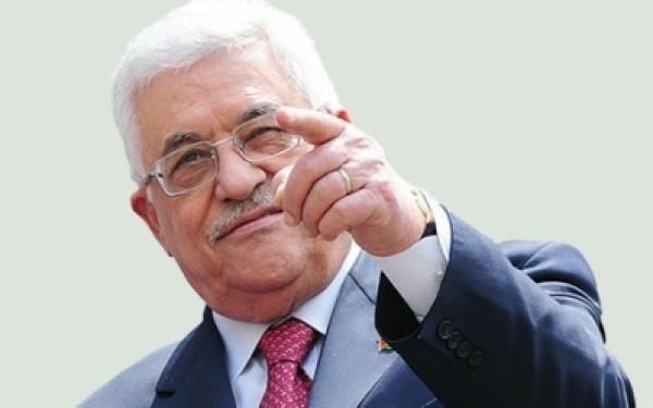 عباس يبعث برسائل ويجري اتصالات لوقف