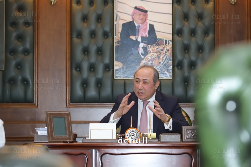 من قصد زيد نفاع بجماعة السفلة؟