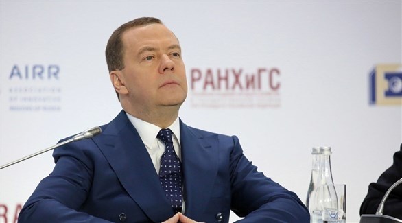 ميدفيديف يحذر الأوروبيين من عجز بلاده