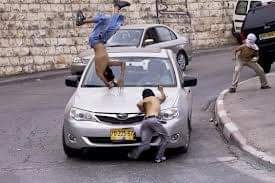 مستوطن دهسه بسيارته ثم لاذ بالفرار