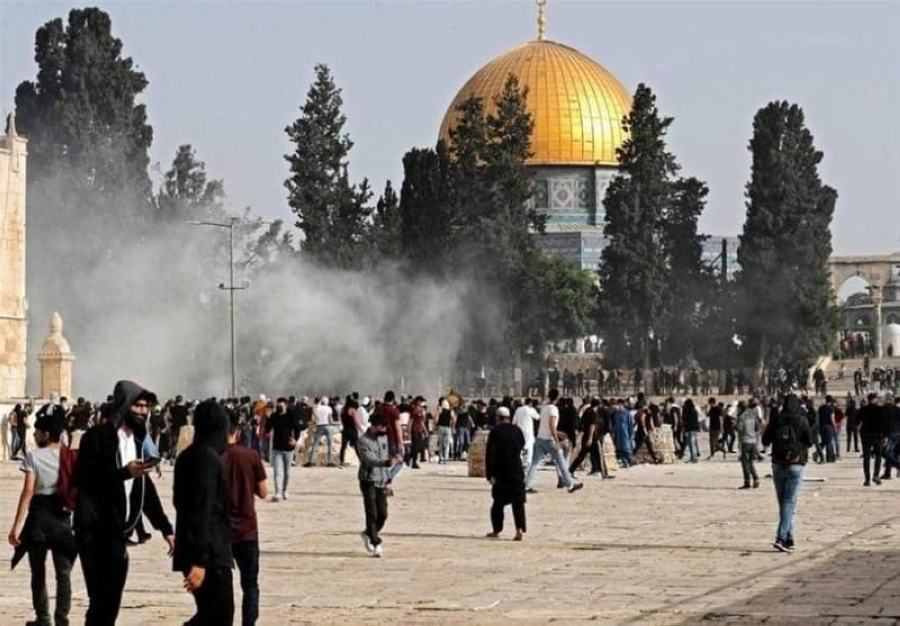 اشتية : العدوان على الأقصى عمل