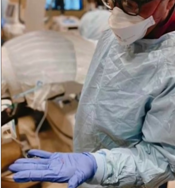 إخراج مثقب أسنان من رئتي مريض