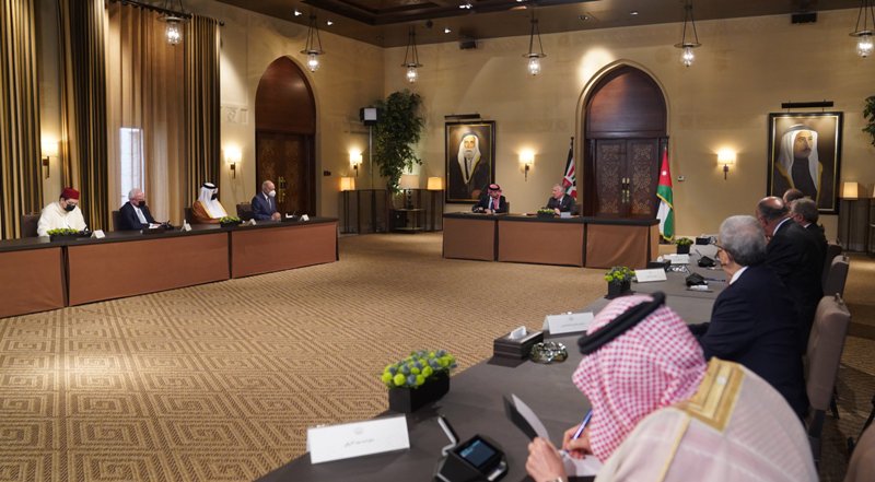 الملك: أهمية توحيد الجهود العربية لوقف