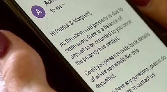 يخسران 50 ألف دولار بسبب رسالة