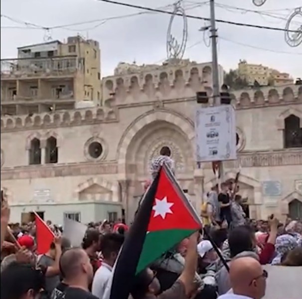 مسيرة جماهيرية من المسجد الحسيني نصرة