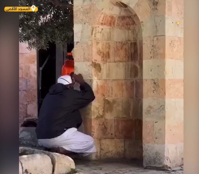 ما الذي أبكى هذا الرجل أمام