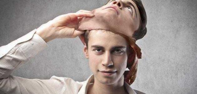 فرق بين الشرك في العبادة، والتشريك