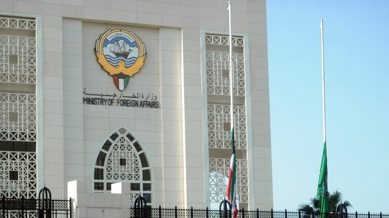 تعرّض سيارة دبلوماسي كويتي لوابل من