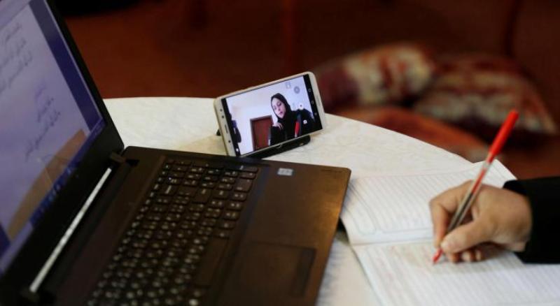 جامعات تؤجل إمتحاناتها وتحوّل التعليم.. الاثنين