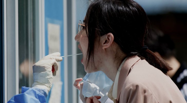 الصحة العالمية: خفض عدد الفحوصات أصاب