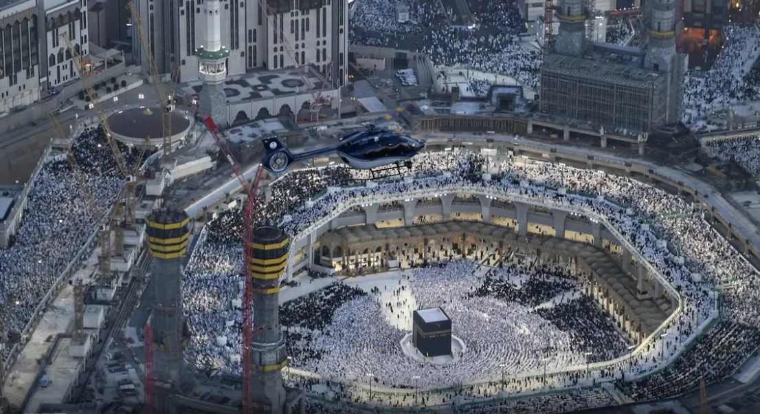 هكذا أمتلأ المسجد الحرام بالمصلين والمعتمرين