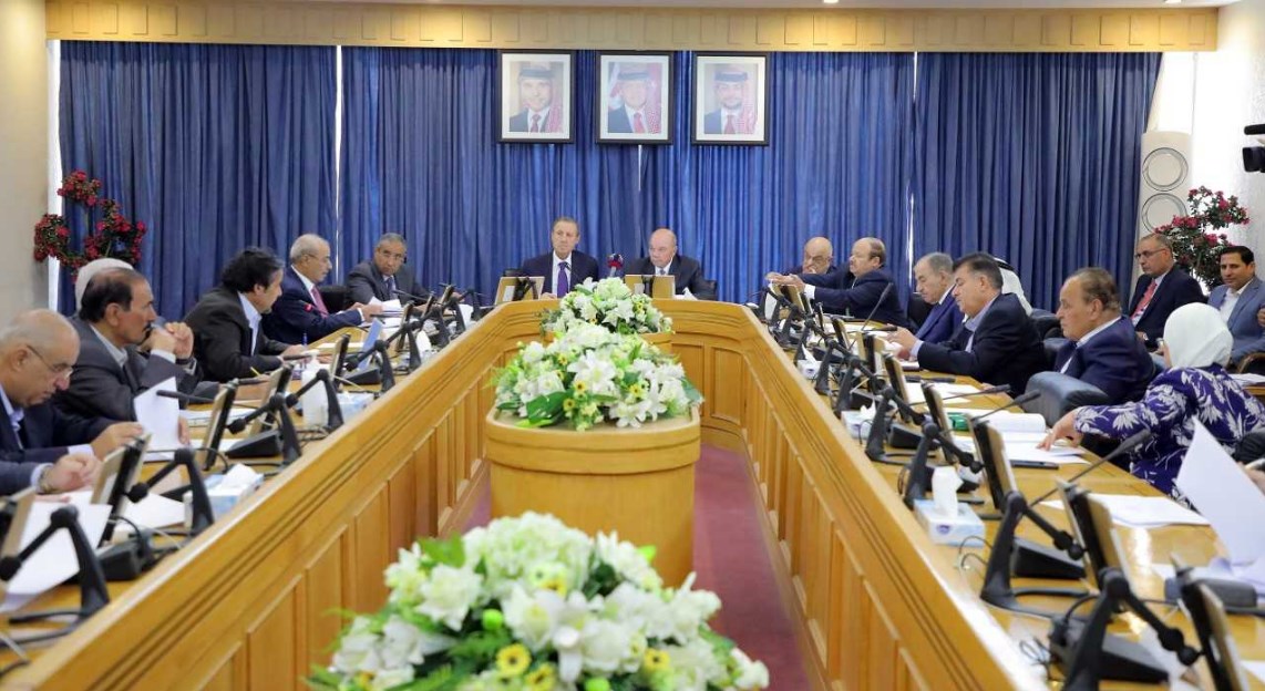 قانونية الأعيان تصر على قرار مجلسها