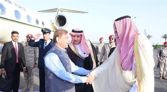 في أولى جولاته الخارجية.. رئيس وزراء