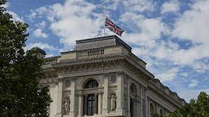 وزيرة الداخلية البريطانية: إقرار قانون اللجوء