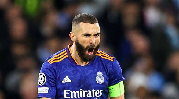 فرناندو هييرو: بنزيما يستحق الكرة الذهبية