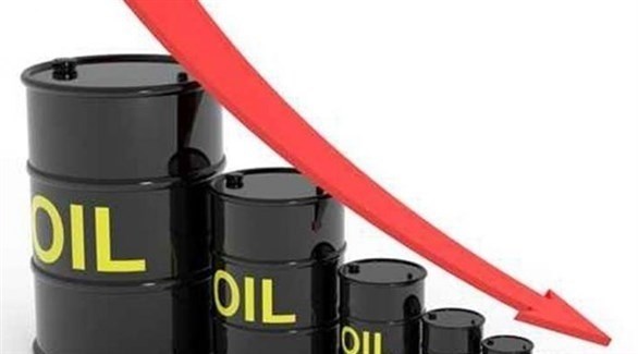 أسعار النفط تتراجع مع تهاوي عقود