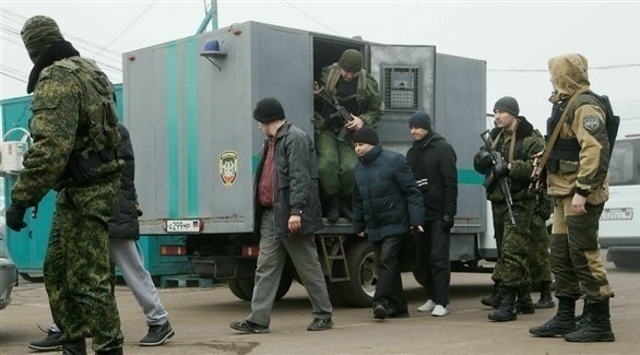 أوكرانيا تتسلم 14 جنديا في تبادل