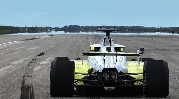 سيارة ذاتية القيادة تحطم الرقم القياسي