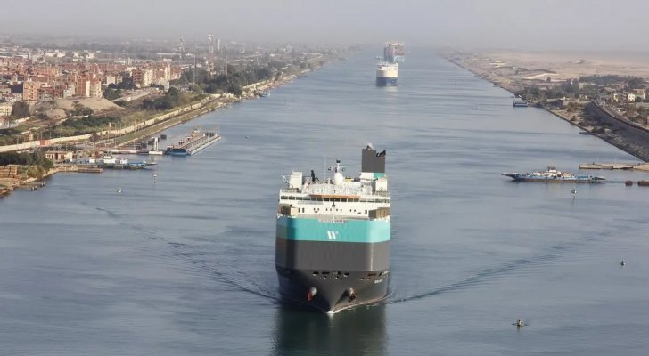 قناة السويس تسجل أعلى عائدات شهرية