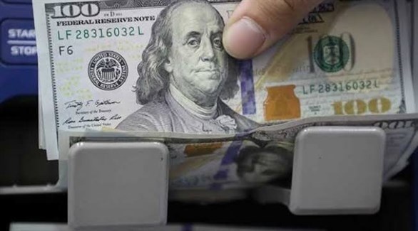الدولار يرتفع مقتربا من أعلى مستوياته