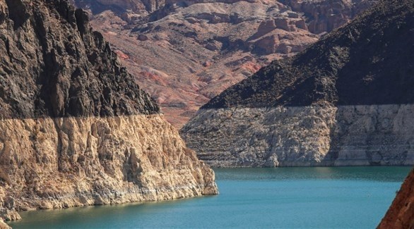 جفاف بحيرة أمريكية يكشف مفاجأة صادمة