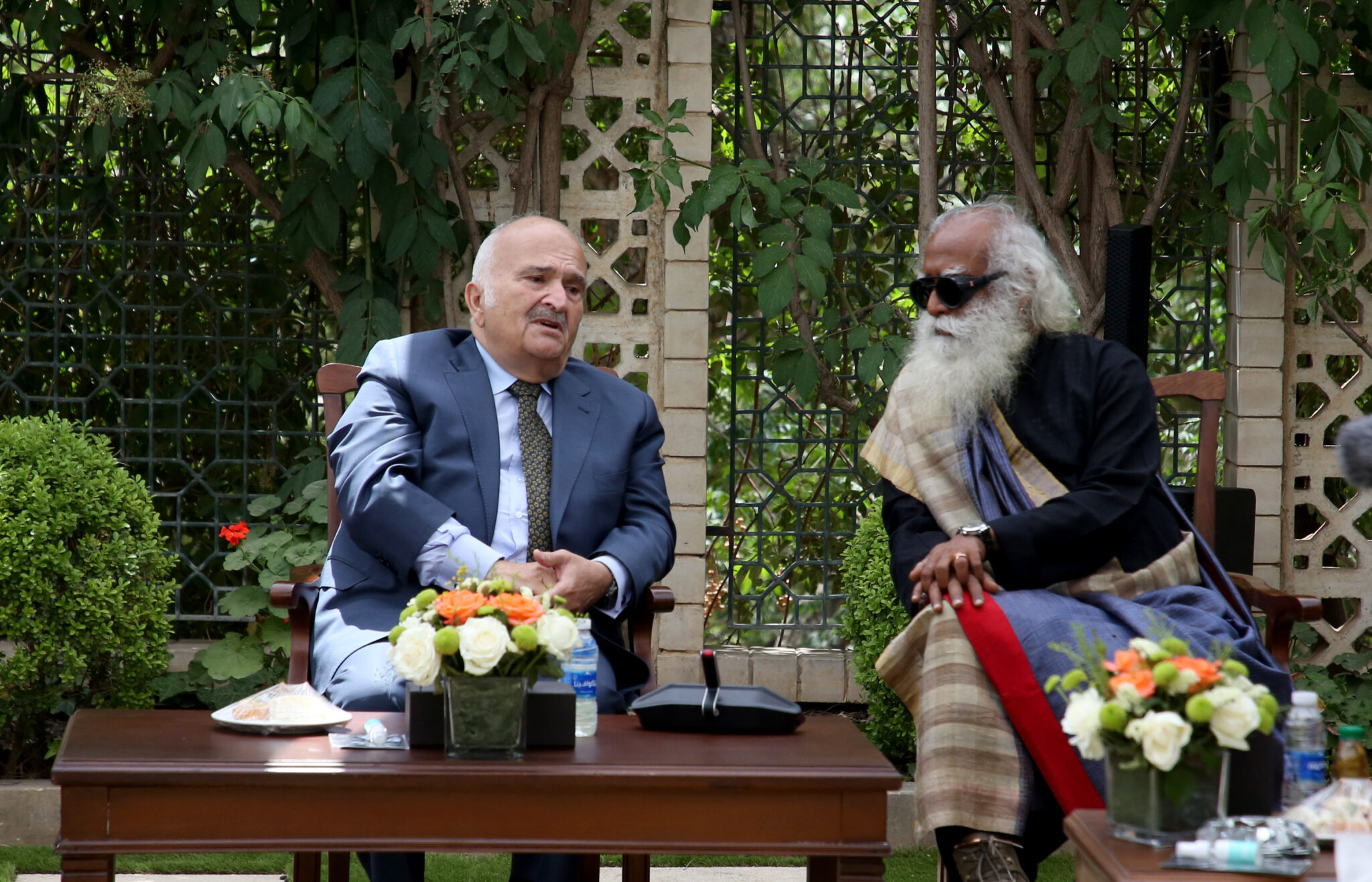 الأمير الحسن يلتقي المؤثر العالمي البيئي