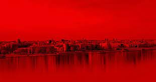 فجأة تحولت سماؤها للون الأحمر فيديو