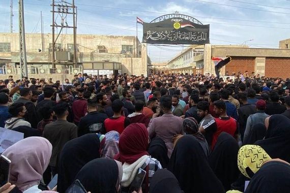 الهندوس يجبرون المسلمين على خفض صوت