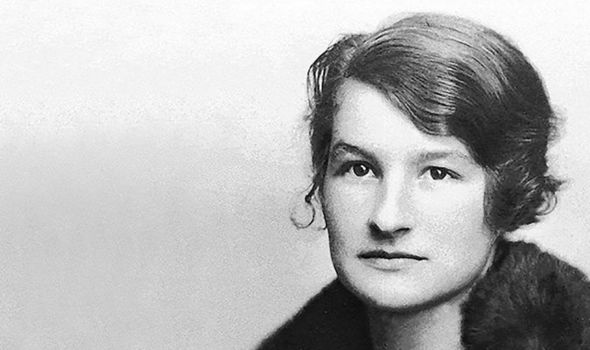 جاسوسة بساق واحدة تحولت إلى أسطورة