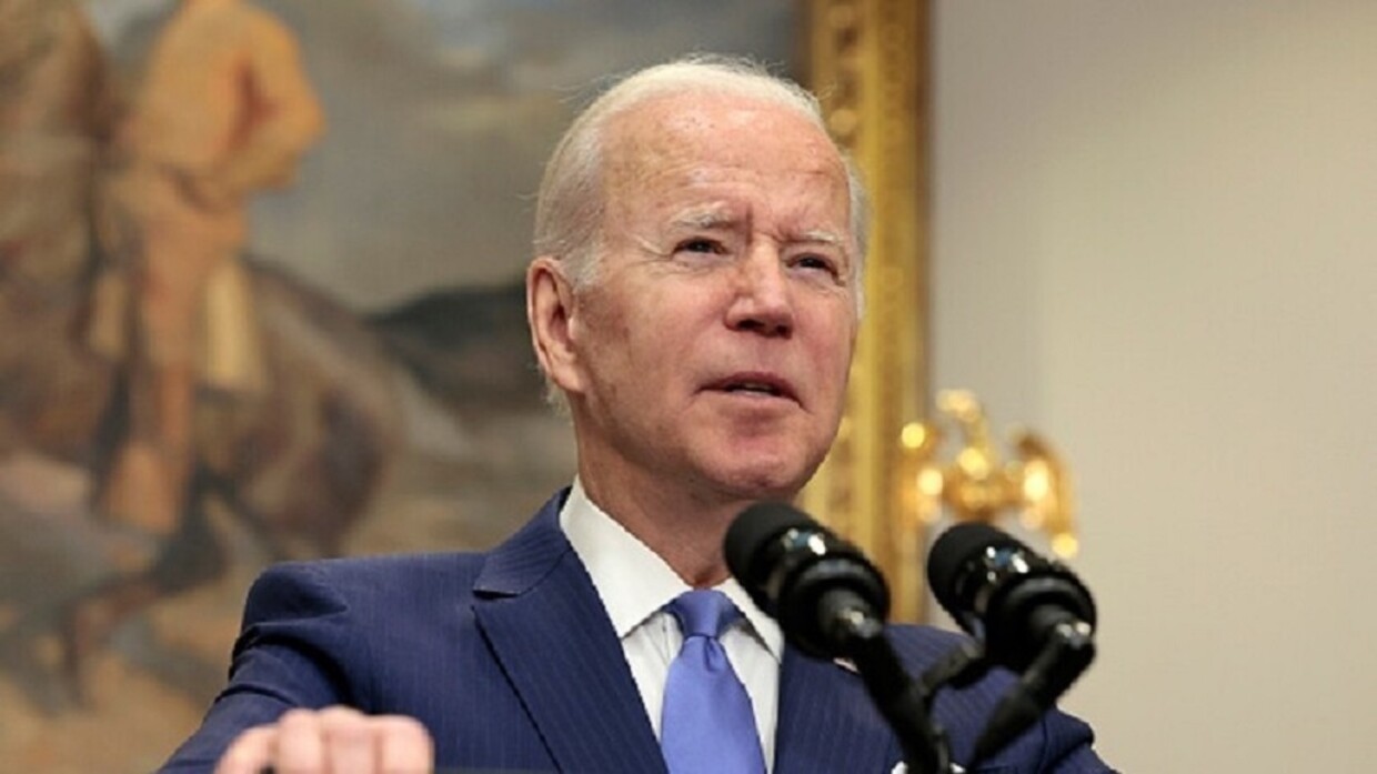 بايدن يرد على اتهامه بانه ليس