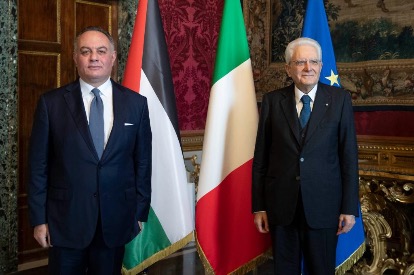 السفير أبو دية يقدم أوراق اعتماده