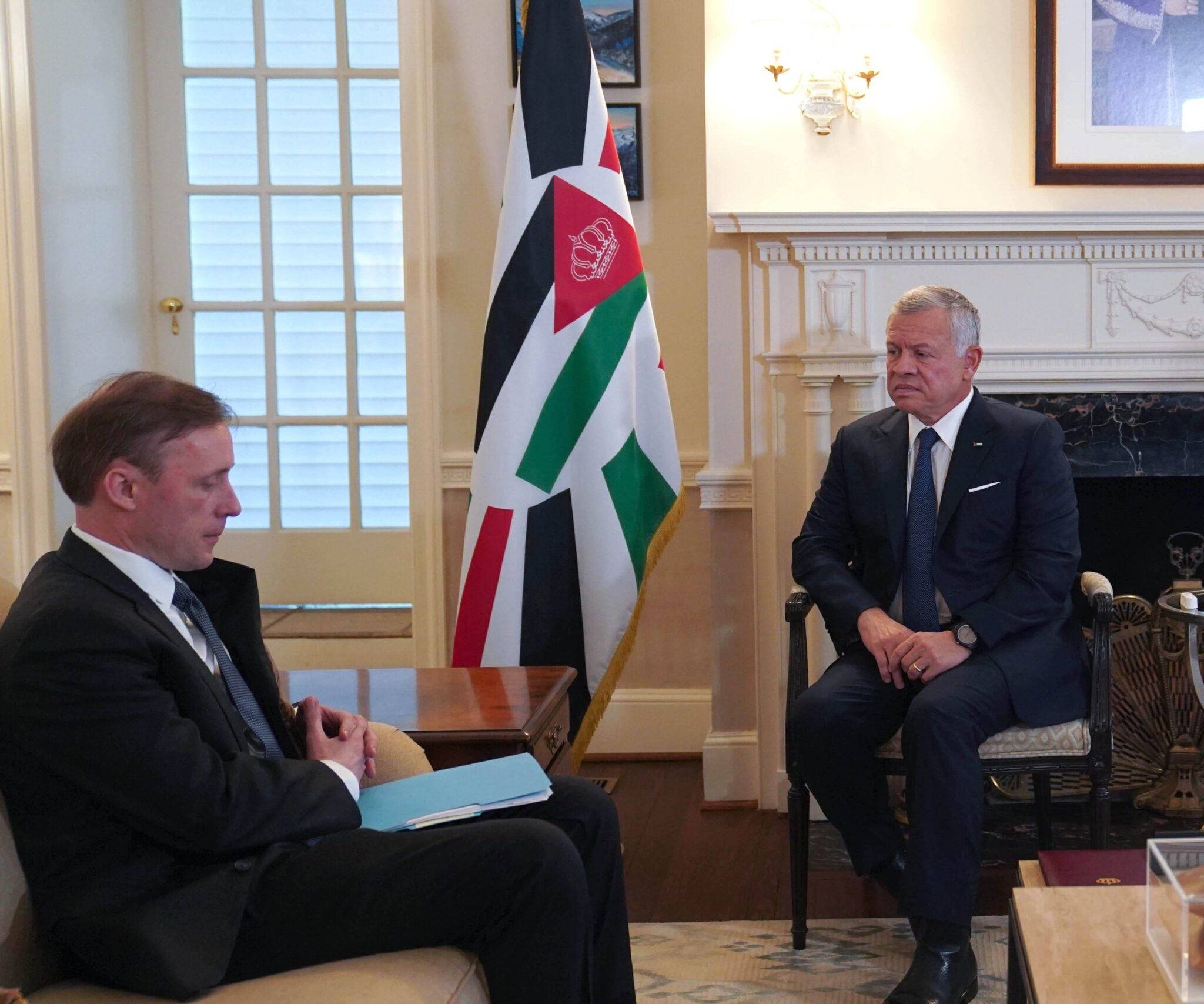 الملك: أهمية تعزيز آليات الشراكة الاستراتيجية