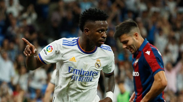 فينيسيوس: طلبت من أنشيلوتي البقاء لكي