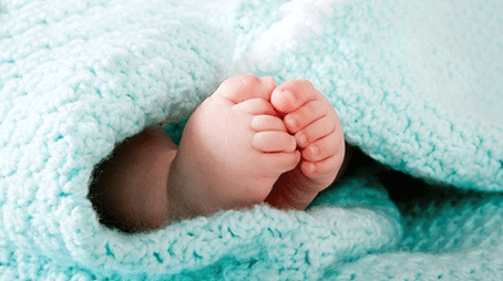 كل مولود يولد على الفطرة