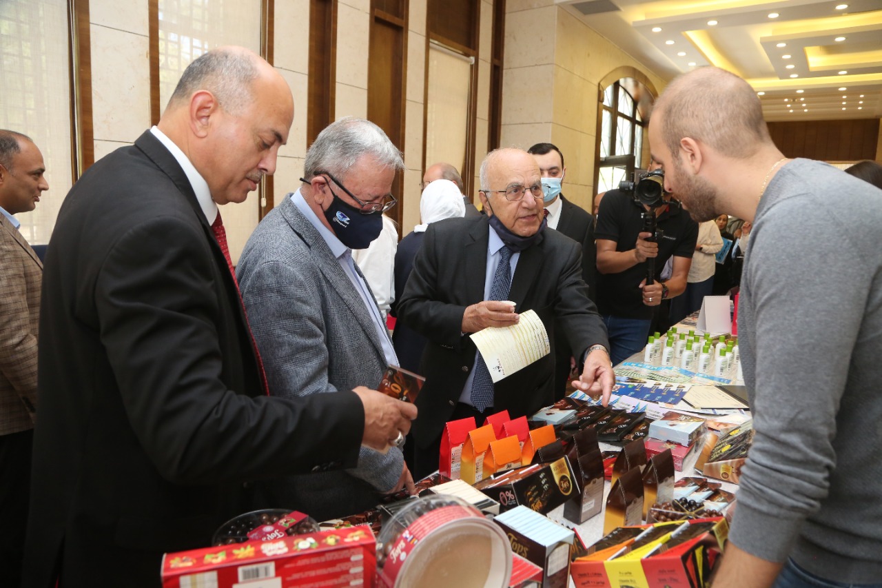 كلية الصيدلة بجامعة البترا تقيم يوما