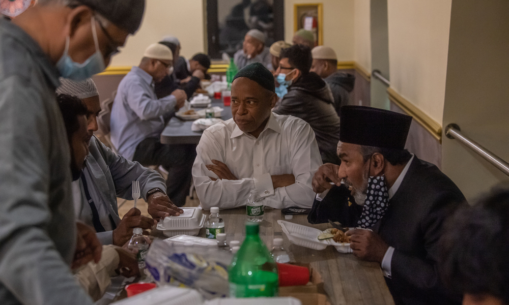 بينما يضيّق على البعض في بلادهم