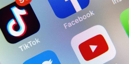 تطبيقان يتتبعان البيانات الشخصية للمستخدمين أكثر