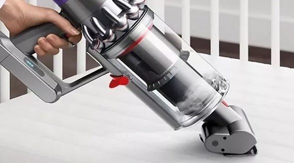 تنظيف السرير بالمكنسة الكهربائية ضروري لصحتك