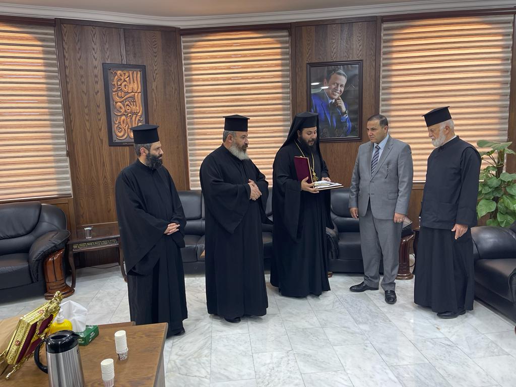 المحافظ ابو قاعود يستقبل الخوري كريستوفر